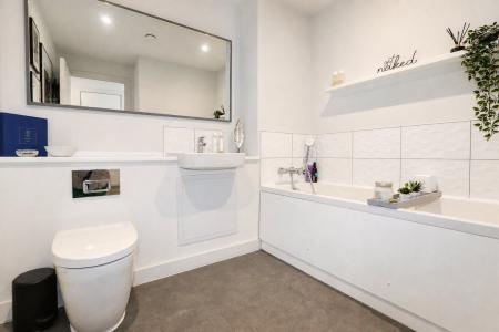 2 bedroom Flat for sale in The Avenue, Priors Hall, Corby, NN17
