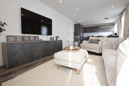 2 bedroom Flat for sale in The Avenue, Priors Hall, Corby, NN17