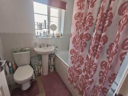 3 bedroom Terraced House to let in Arden Close, Corby, NN18