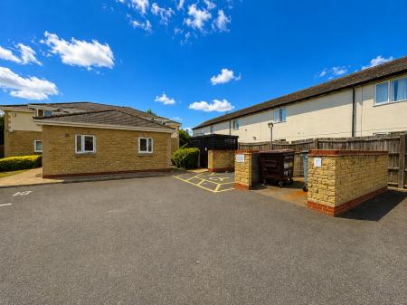 2 bedroom Flat to let in Shire Lodge Close, Corby, NN17
