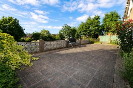 6 bedroom Detached house for sale in Oakley Road, Corby, NN18