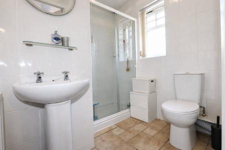 6 bedroom Detached house for sale in Oakley Road, Corby, NN18