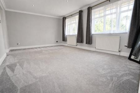 6 bedroom Detached house for sale in Oakley Road, Corby, NN18