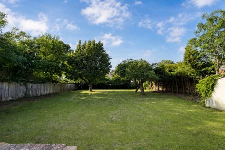 6 bedroom Detached house for sale in Oakley Road, Corby, NN18