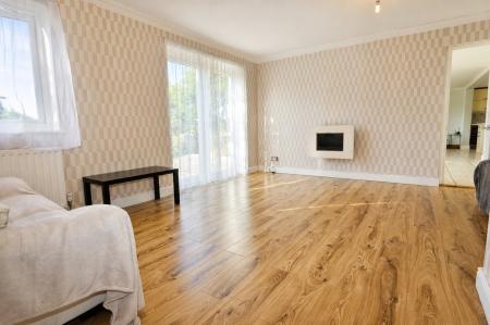 6 bedroom Detached house for sale in Oakley Road, Corby, NN18