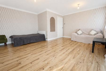 6 bedroom Detached house for sale in Oakley Road, Corby, NN18