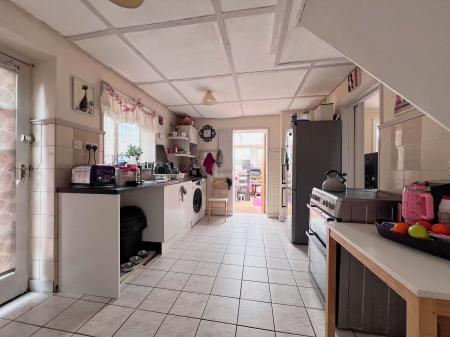 3 bedroom End of terrace house for sale in Taunton Avenue, Corby, NN18