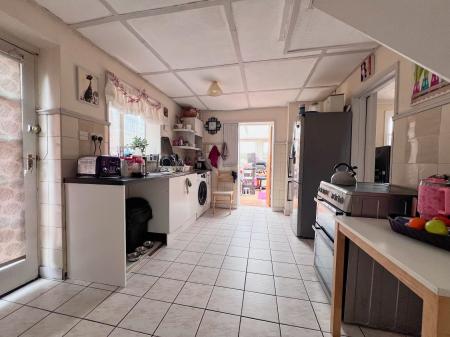 3 bedroom End of terrace house for sale in Taunton Avenue, Corby, NN18