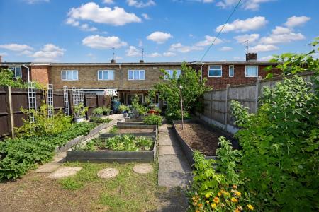 4 bedroom Terraced House for sale in Croyde Avenue, Corby, NN18