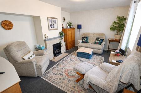 4 bedroom Terraced House for sale in Croyde Avenue, Corby, NN18