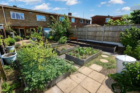 4 bedroom Terraced House for sale in Croyde Avenue, Corby, NN18