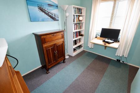 4 bedroom Terraced House for sale in Croyde Avenue, Corby, NN18