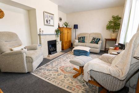 4 bedroom Terraced House for sale in Croyde Avenue, Corby, NN18