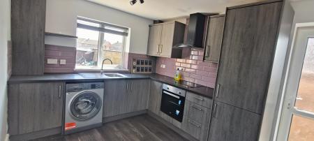 3 bedroom Terraced House to let in Mantlefield Road, Corby, NN18