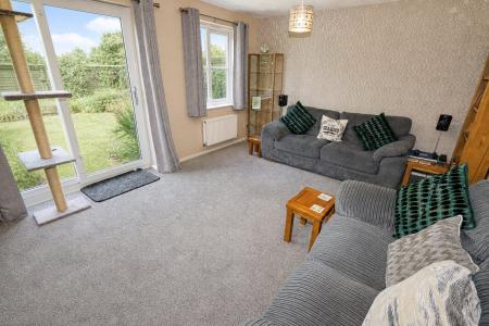 3 bedroom Detached house for sale in Warwick Gardens, Thrapston, NN14