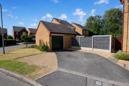 3 bedroom Detached house for sale in Warwick Gardens, Thrapston, NN14