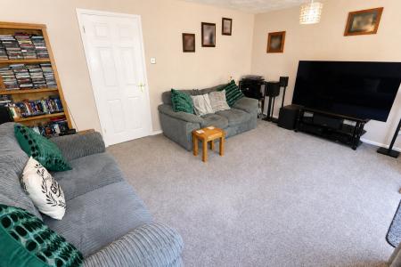 3 bedroom Detached house for sale in Warwick Gardens, Thrapston, NN14