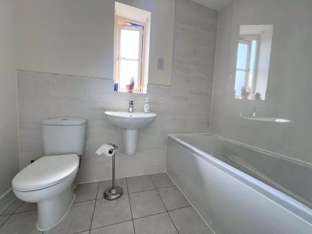 4 bedroom Detached house for sale in Harvest Close, Weldon, NN17
