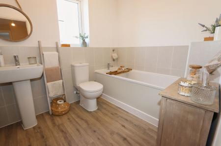 3 bedroom Detached house for sale in Bowman Road, Weldon, NN17