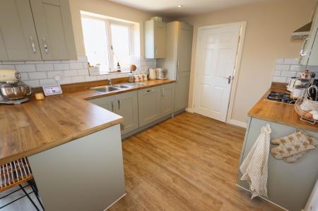 3 bedroom Detached house for sale in Bowman Road, Weldon, NN17