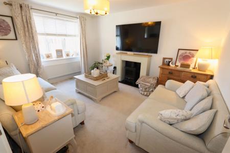 3 bedroom Detached house for sale in Bowman Road, Weldon, NN17
