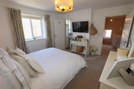 3 bedroom Detached house for sale in Bowman Road, Weldon, NN17