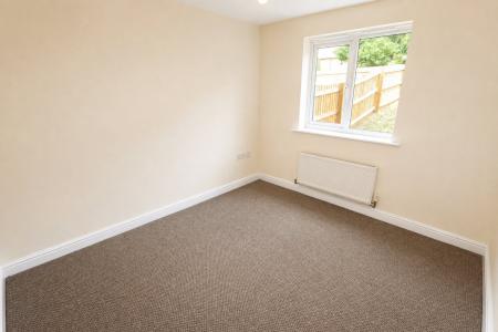 4 bedroom Town house for sale in Bellway Close, Kettering, NN16