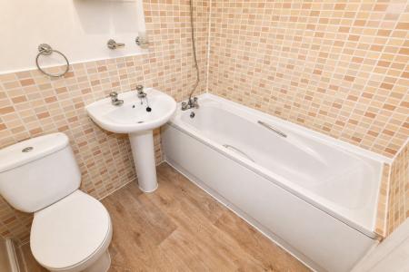 4 bedroom Town house for sale in Bellway Close, Kettering, NN16
