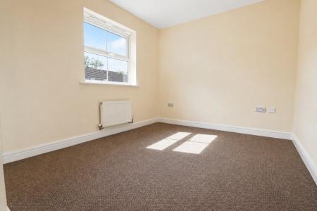 4 bedroom Town house for sale in Bellway Close, Kettering, NN16