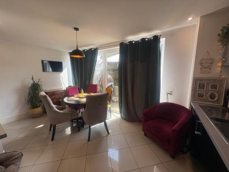 3 bedroom Semi-detached house to let in Kesteven Way, Little Stanion, NN18