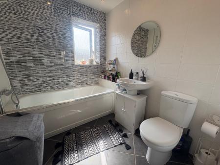 3 bedroom Semi-detached house to let in Kesteven Way, Little Stanion, NN18
