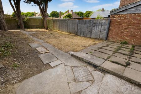 3 bedroom Terraced House for sale in Woodlands Road, Weldon, NN17