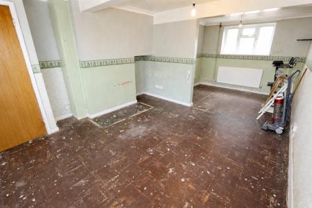 3 bedroom Terraced House for sale in Woodlands Road, Weldon, NN17