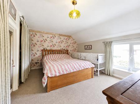 3 bedroom Cottage for sale in Arnhill Road, Gretton, NN17