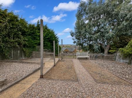 3 bedroom Cottage for sale in Arnhill Road, Gretton, NN17