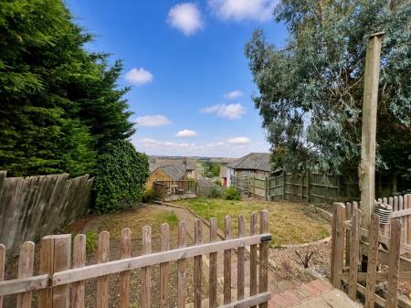 3 bedroom Cottage for sale in Arnhill Road, Gretton, NN17