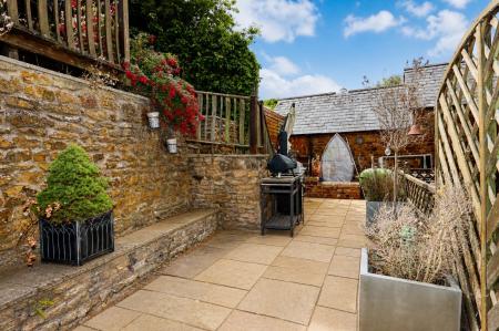 3 bedroom Cottage for sale in Arnhill Road, Gretton, NN17