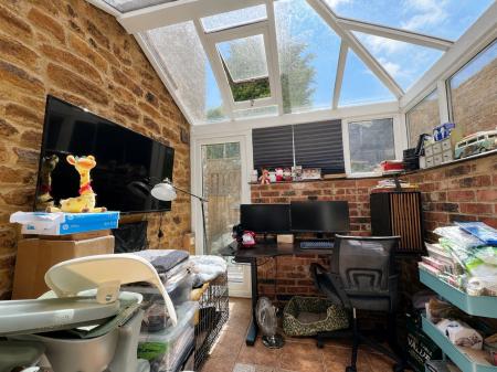 3 bedroom Cottage for sale in Arnhill Road, Gretton, NN17