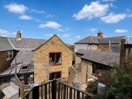 3 bedroom Cottage for sale in Arnhill Road, Gretton, NN17