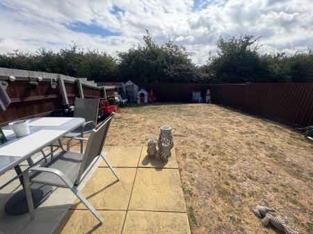 3 bedroom Semi-detached house to let in Shackleton close, Corby, NN18