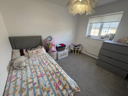 3 bedroom Semi-detached house to let in Shackleton close, Corby, NN18