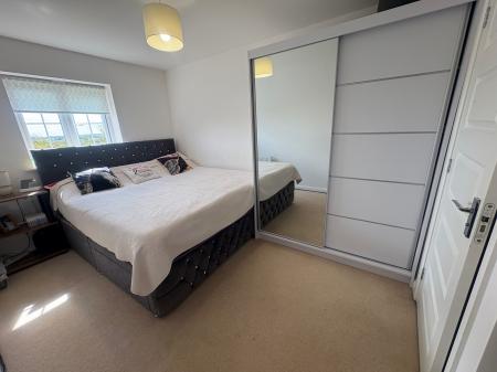 3 bedroom Semi-detached house to let in Shackleton close, Corby, NN18