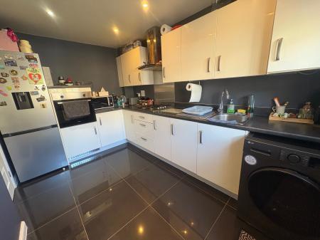 3 bedroom Semi-detached house to let in Shackleton close, Corby, NN18