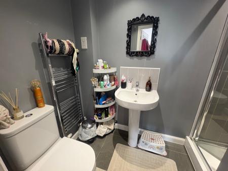 3 bedroom Semi-detached house to let in Shackleton close, Corby, NN18