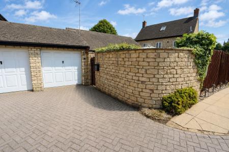 2 bedroom Detached bungalow for sale in Church View, Weldon, NN17