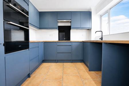 4 bedroom Link detached house for sale in Dresden Close, Corby, NN18
