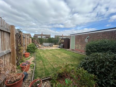 2 bedroom Bungalow to let in Shire Road, Corby, NN17