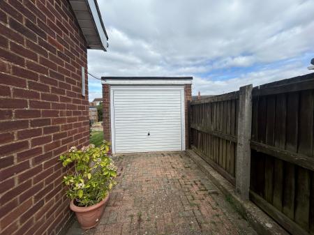 2 bedroom Bungalow to let in Shire Road, Corby, NN17