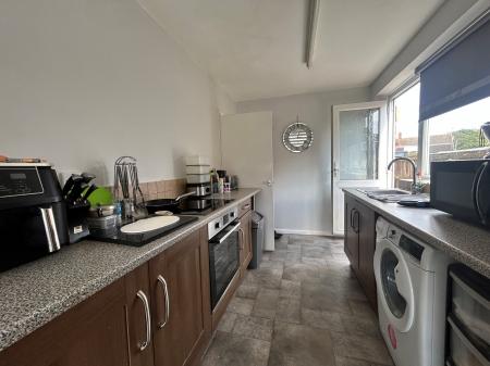 2 bedroom Bungalow to let in Shire Road, Corby, NN17