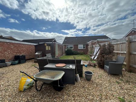 2 bedroom Bungalow to let in Shire Road, Corby, NN17